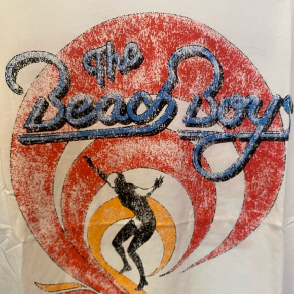 SOLD OUT The Beach Boys 1983 Tour Graphic Band Music Tee - Picture 5 of 6